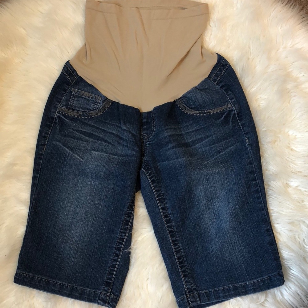 FADE TO BLUE STONEWASHED DARK DENIM SHORTS